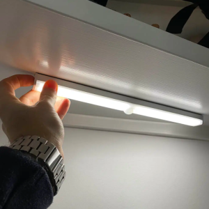 Garderobsbelysning med rörelsesensor