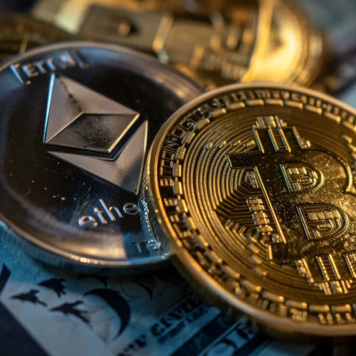 Kryptovalutornas Tidsålder: En Jämförelse Mellan Bitcoin och Ethereum